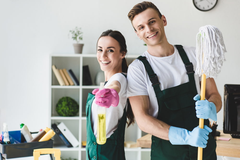 What are the benefits of hiring professional house cleaning services