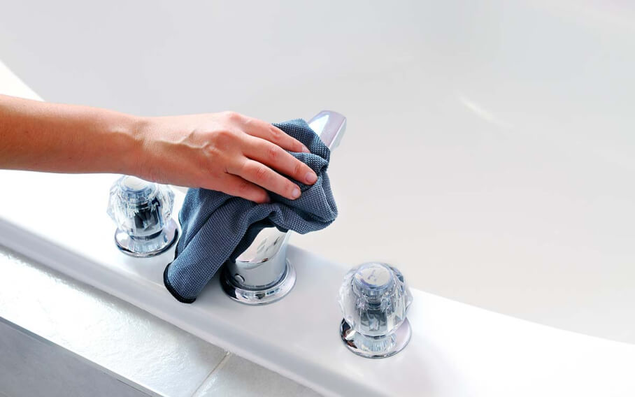 wiping-bathroom-faucet