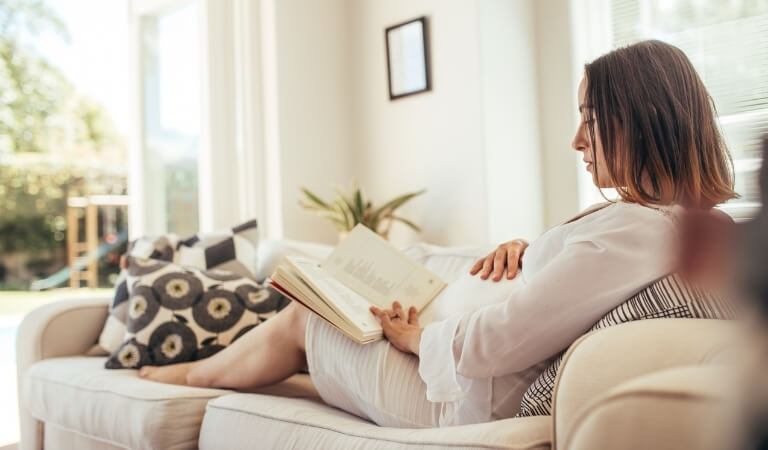 woman-reading